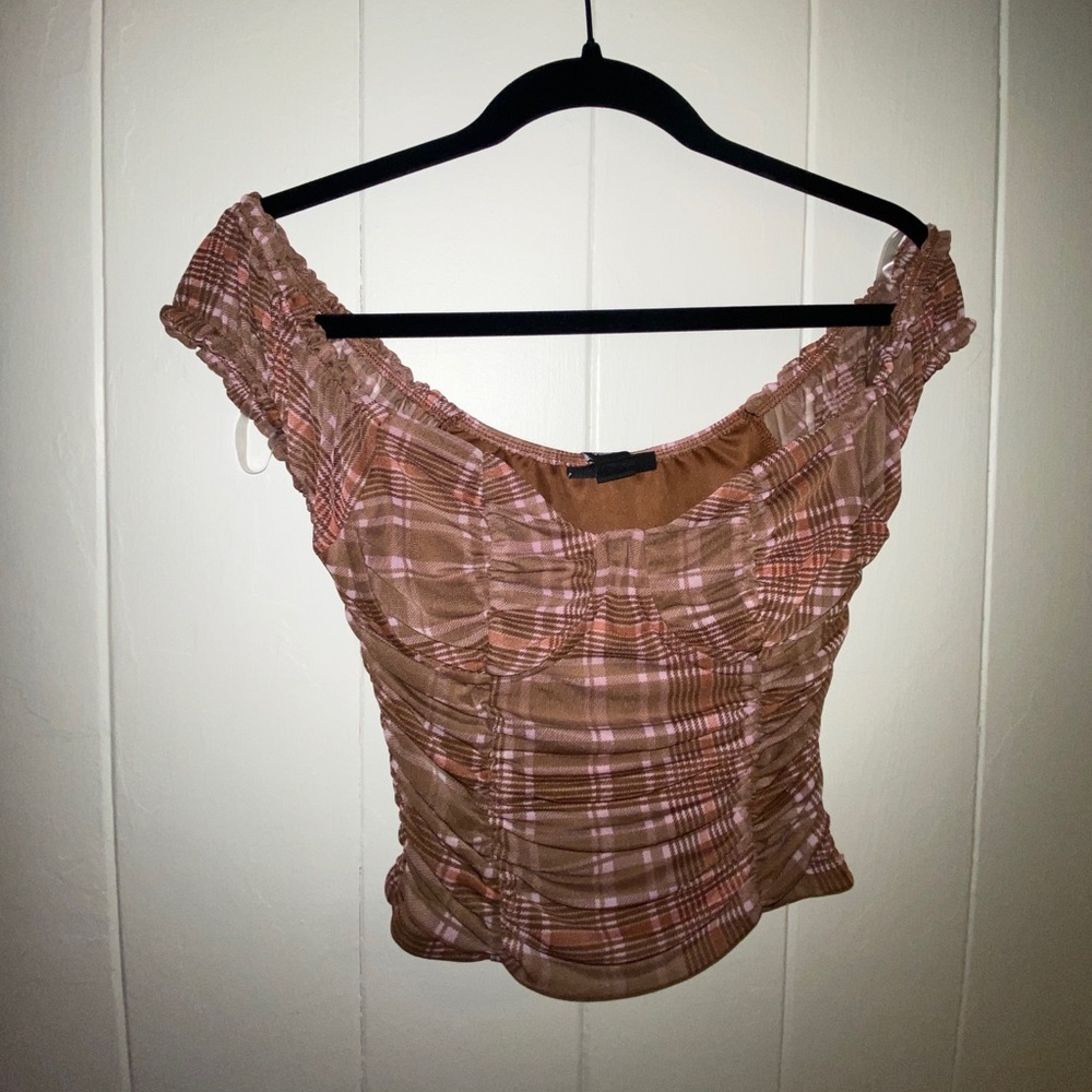 Fitted brown top